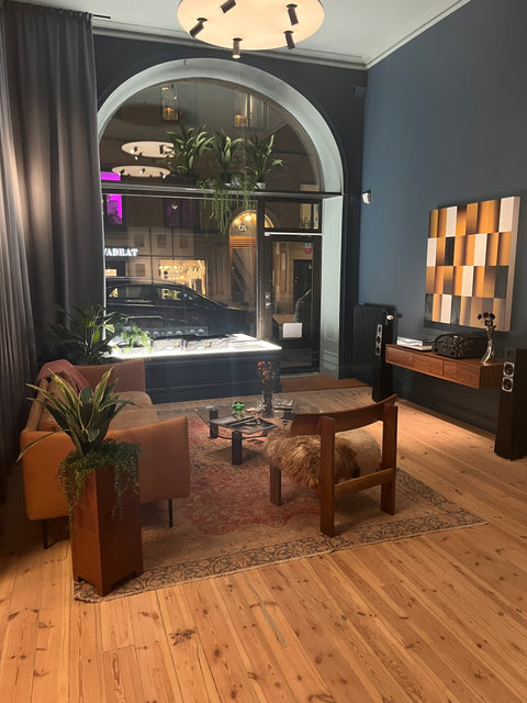 PAUSE SHOWROOM